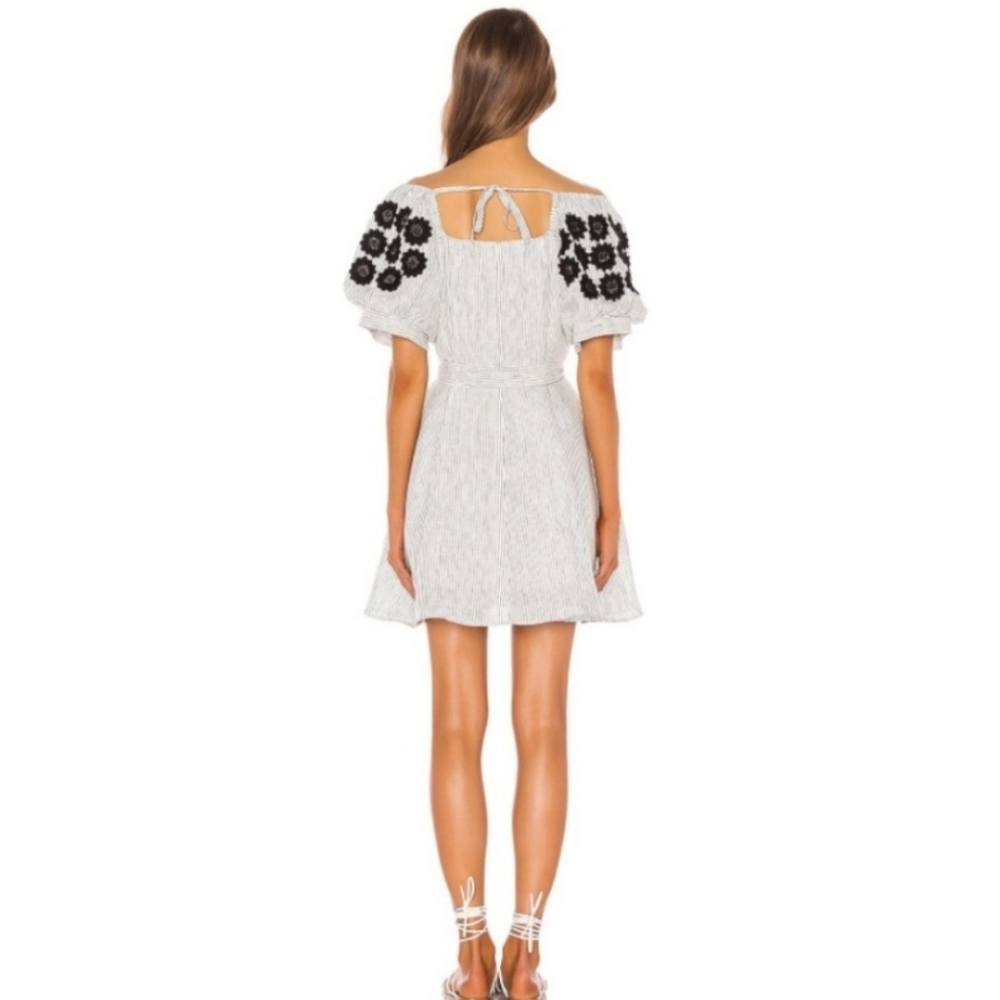 Elegant Off-Shoulder Striped Dress - Picture 7 of 16
